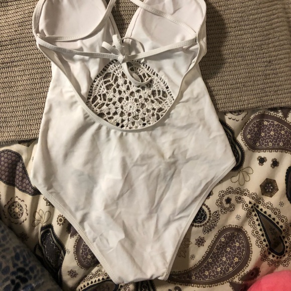 White knit one piece bathing suit - Picture 3 of 5